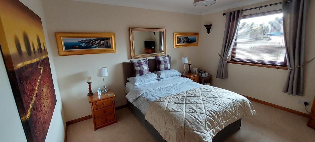 One Strathview B&B ฟอร์ฟาร์ ภายนอก รูปภาพ